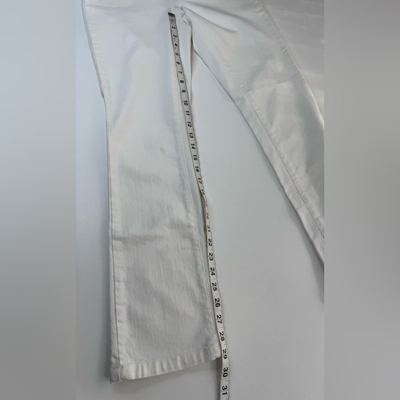 NWT L.L. Bean Classic Fit Stretch Straight Jeans Women’s Size 4 - Picture 6 of 10